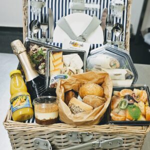 Gevulde picknickmand